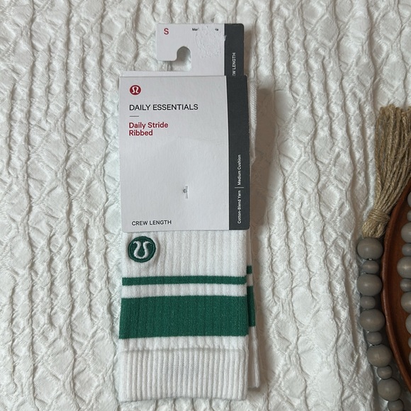 Lululemon Daily Stride Ribbed Comfort Crew Socks - Picture 6 of 8